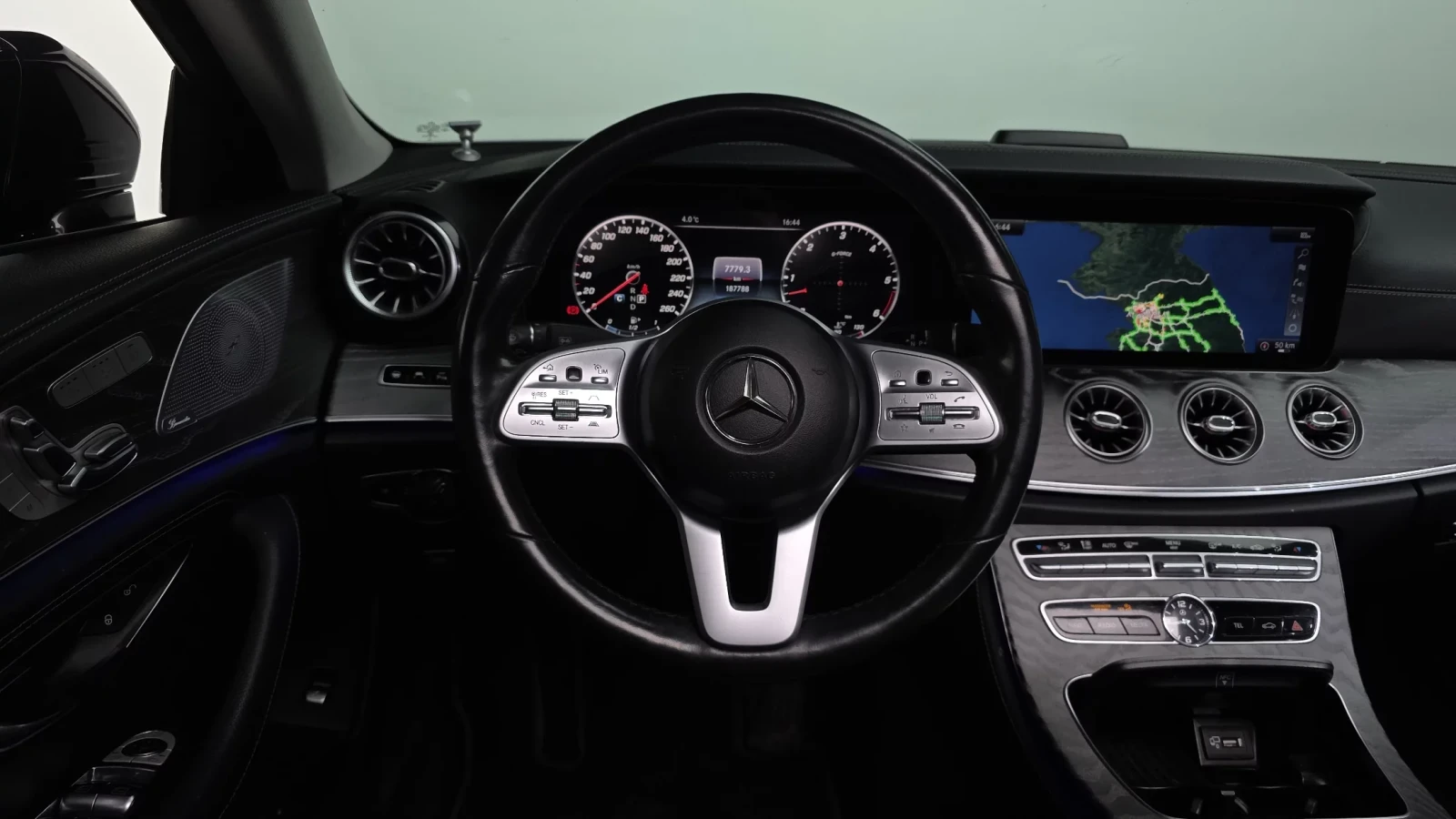 Mercedes-Benz CLS 400 * DISTRONIC * 4x4 * HEAD-UP * BURM * ОБДУХ * 360, снимка 9 - Автомобили и джипове - 54594200