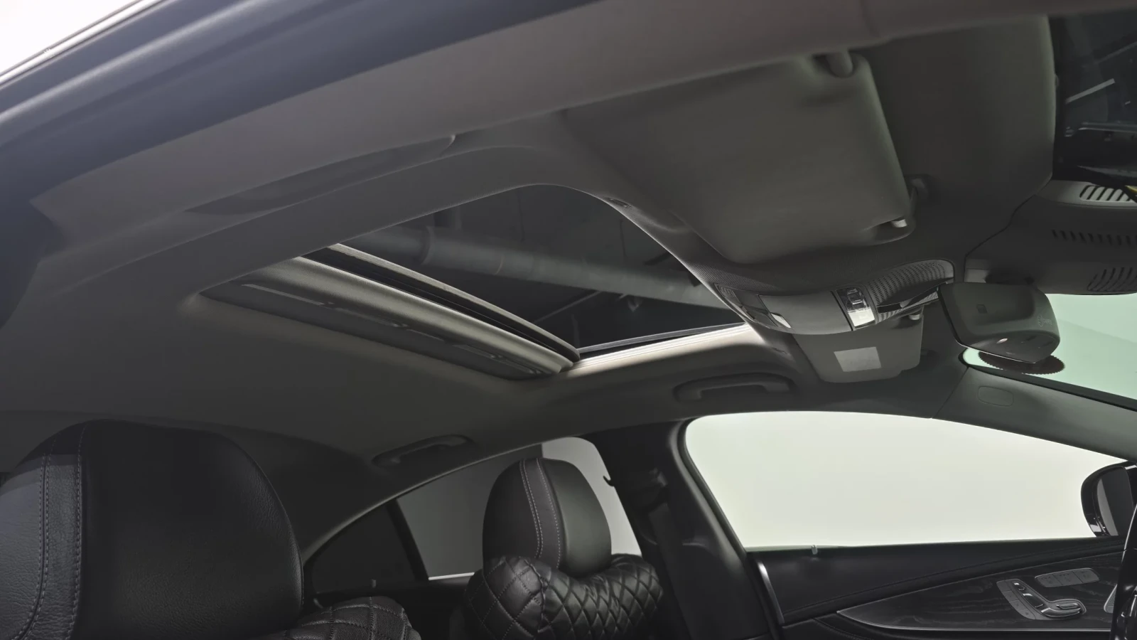 Mercedes-Benz CLS 400 * DISTRONIC * 4x4 * HEAD-UP * BURM * ОБДУХ * 360, снимка 15 - Автомобили и джипове - 54594200