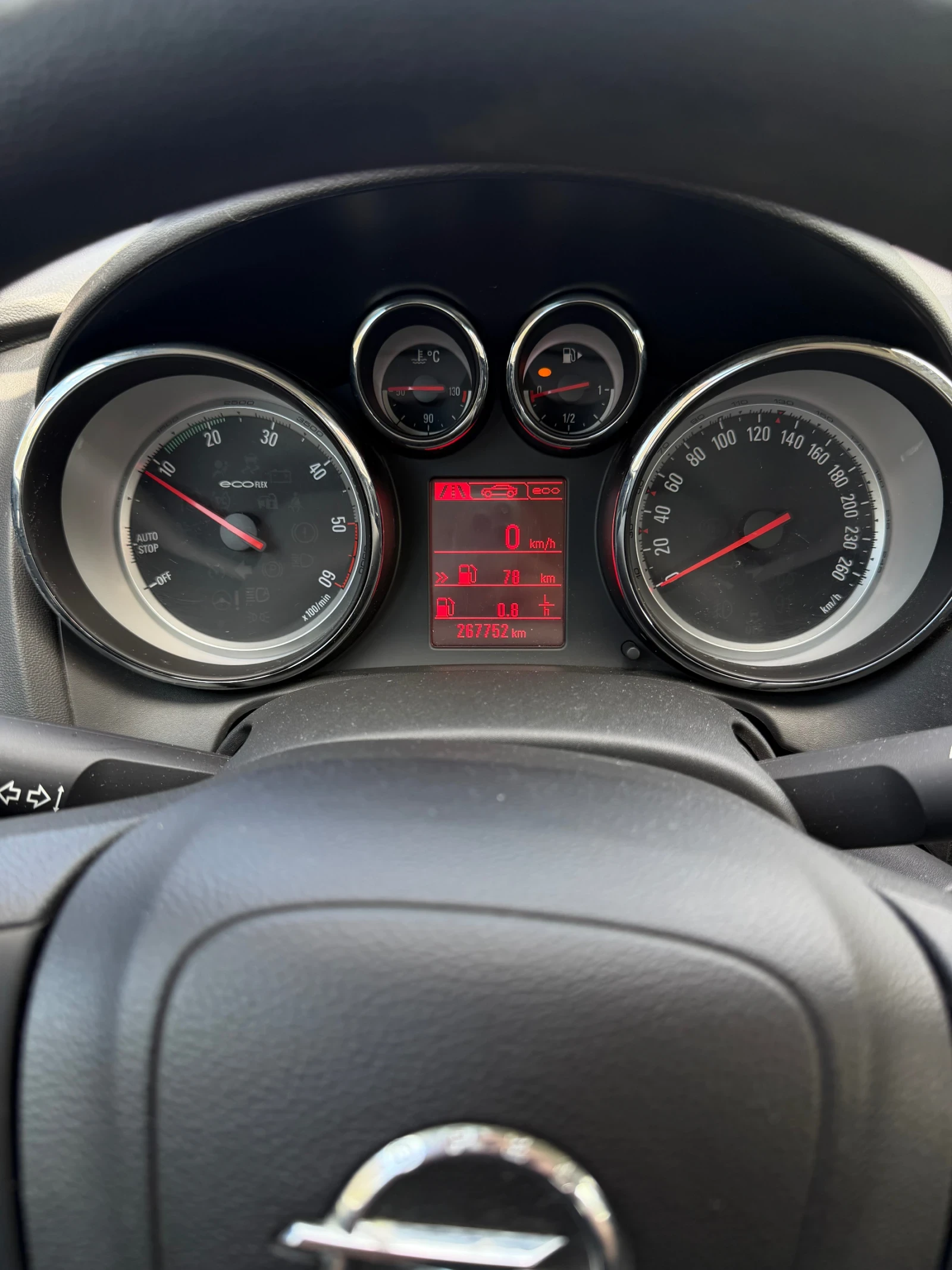 Opel Astra 1.7 CDTI 110кс, снимка 11 - Автомобили и джипове - 54600203