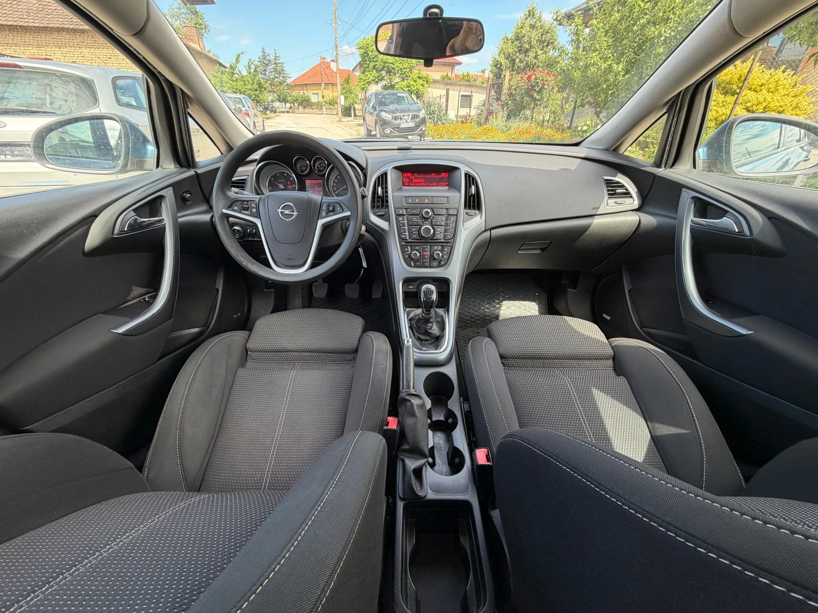 Opel Astra 1.7 CDTI 110кс, снимка 8 - Автомобили и джипове - 54600203