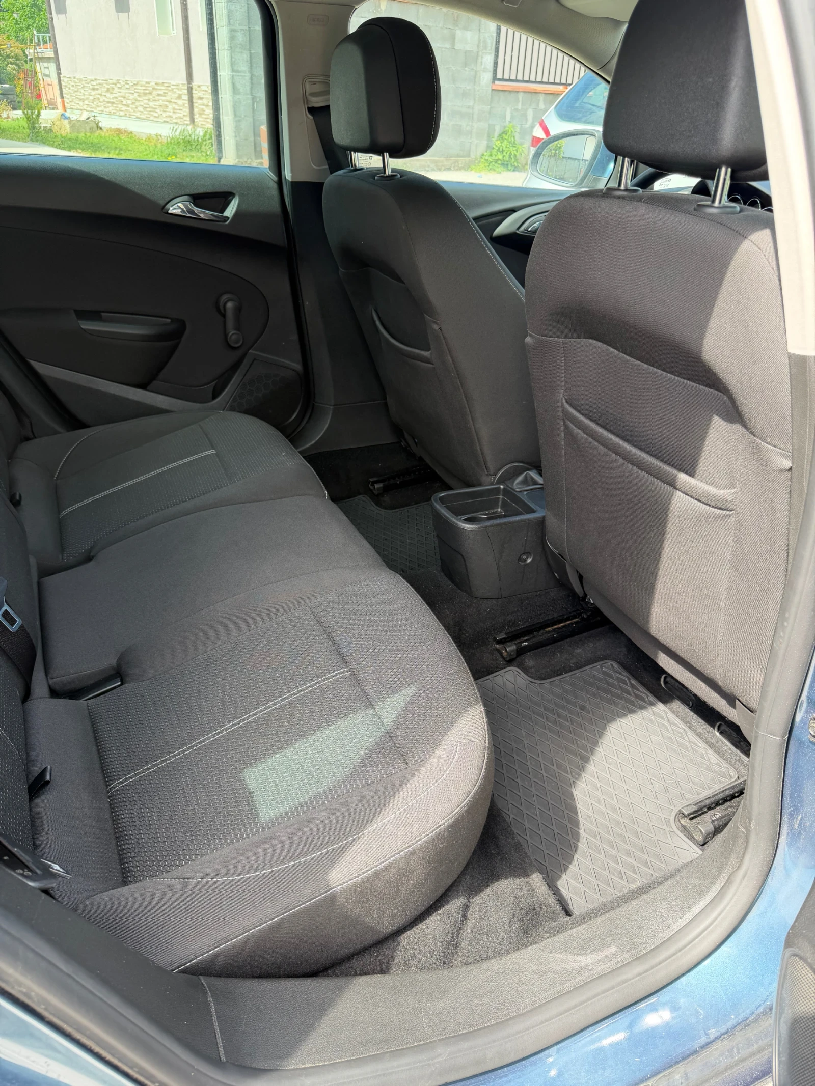 Opel Astra 1.7 CDTI 110кс, снимка 12 - Автомобили и джипове - 54600203