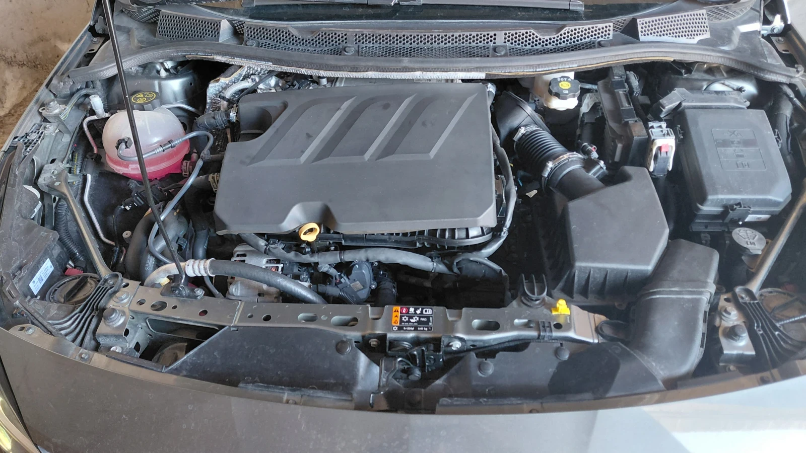 Opel Astra 1.5 crdi, снимка 13 - Автомобили и джипове - 54668485