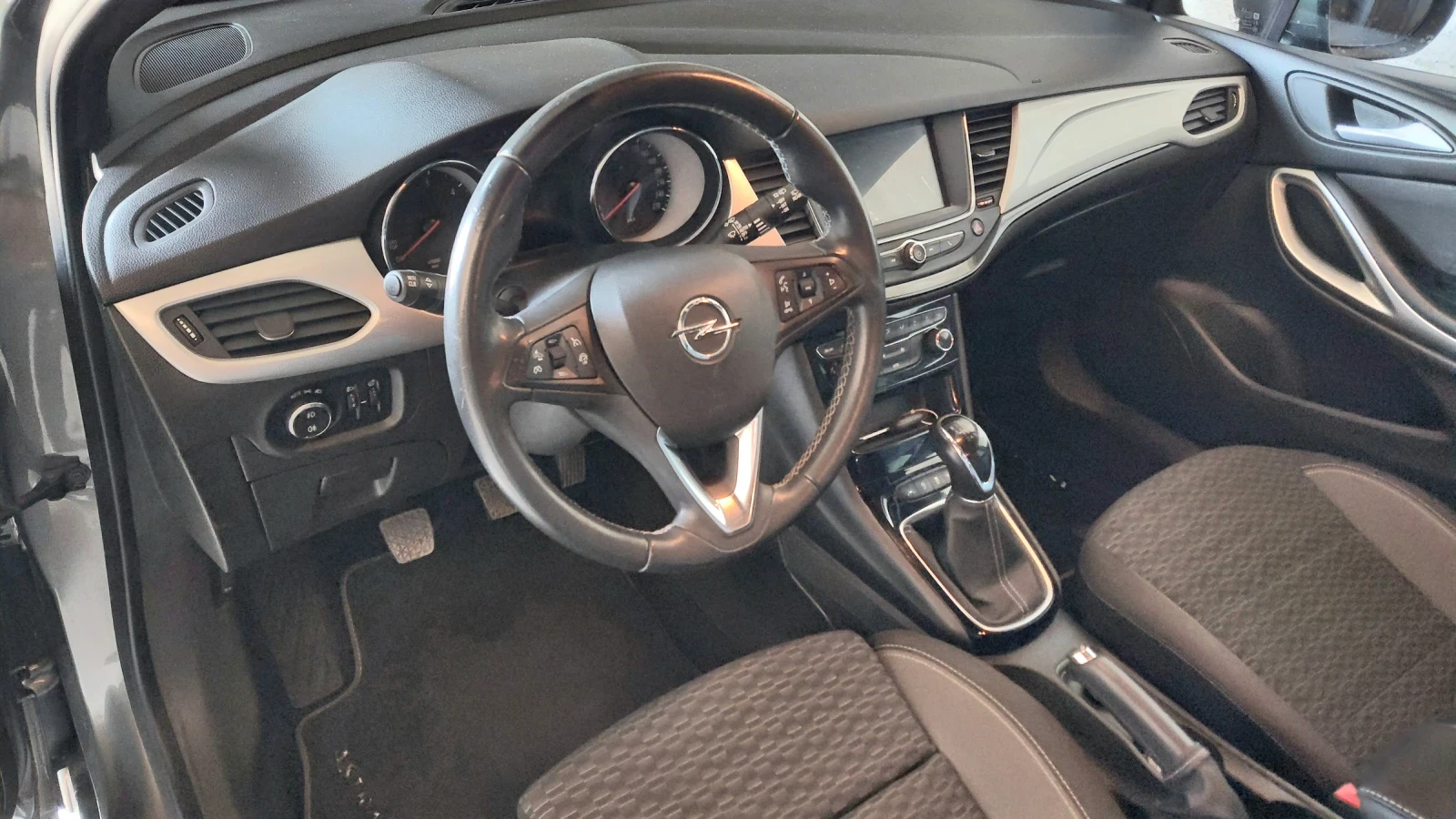 Opel Astra 1.5 crdi, снимка 10 - Автомобили и джипове - 54668485