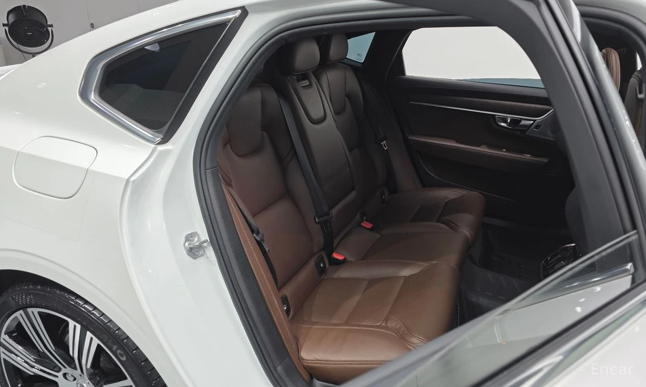 Volvo S90 T6* AWD* INSCRIPTION* ОБДУХВАНЕ* ХЕДЪП* 360КАМЕРА*, снимка 15 - Автомобили и джипове - 54808251