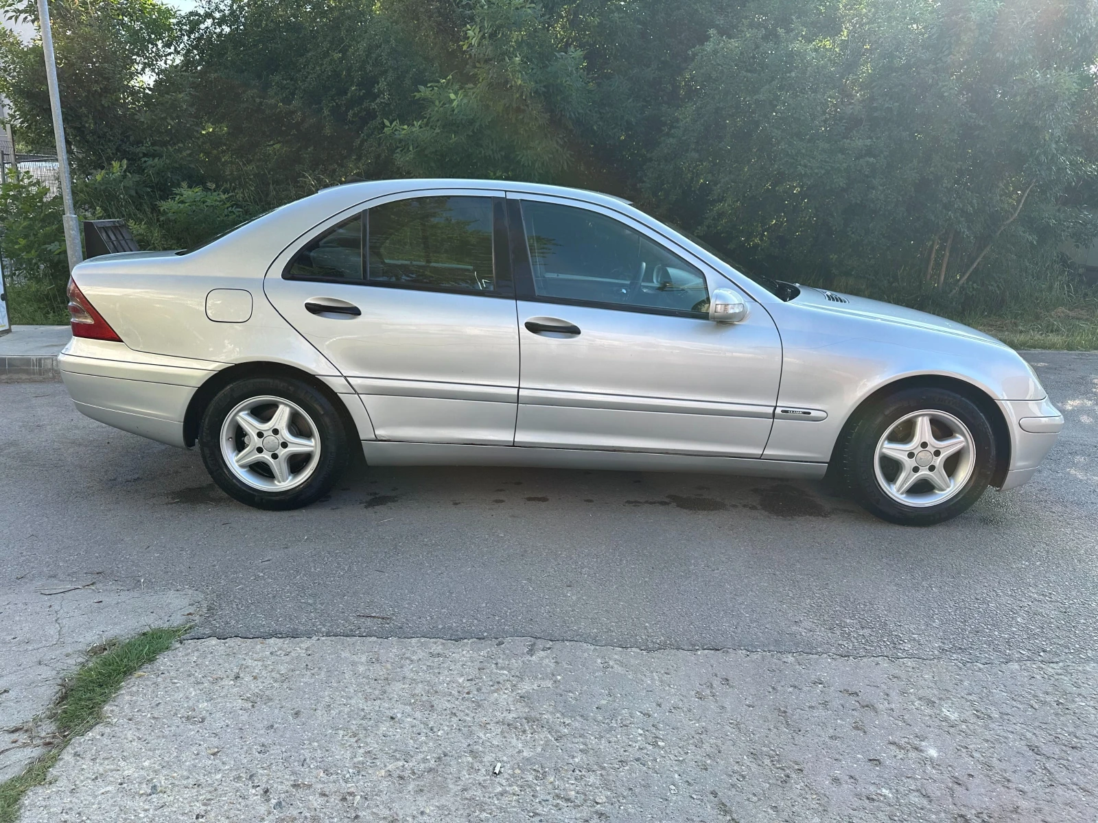 Mercedes-Benz C 220, снимка 4 - Автомобили и джипове - 54829440