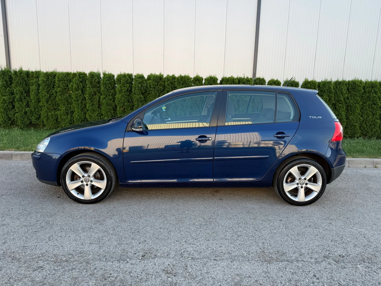 VW Golf 1.9tdi 105k.c* TOUR* ЛИЗИНГ* , снимка 6 - Автомобили и джипове - 55335745