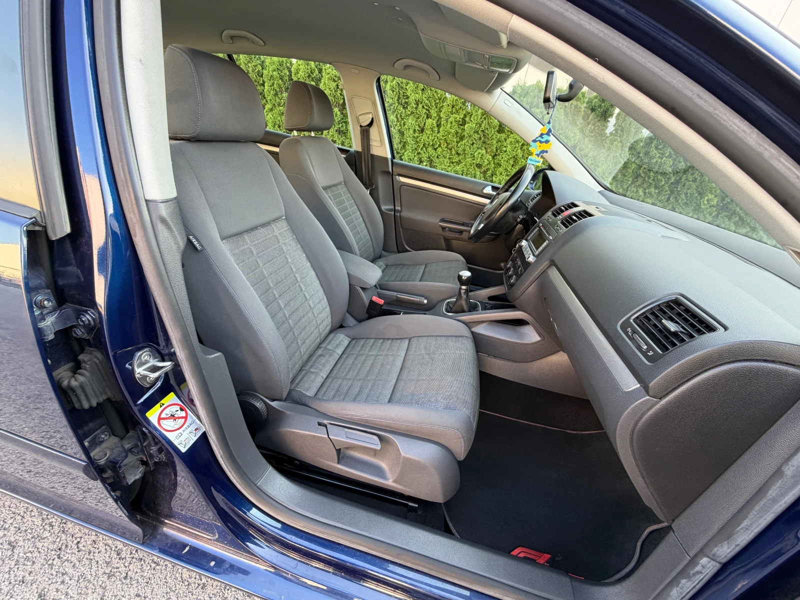 VW Golf 1.9tdi 105k.c* TOUR* ЛИЗИНГ* , снимка 14 - Автомобили и джипове - 55335745