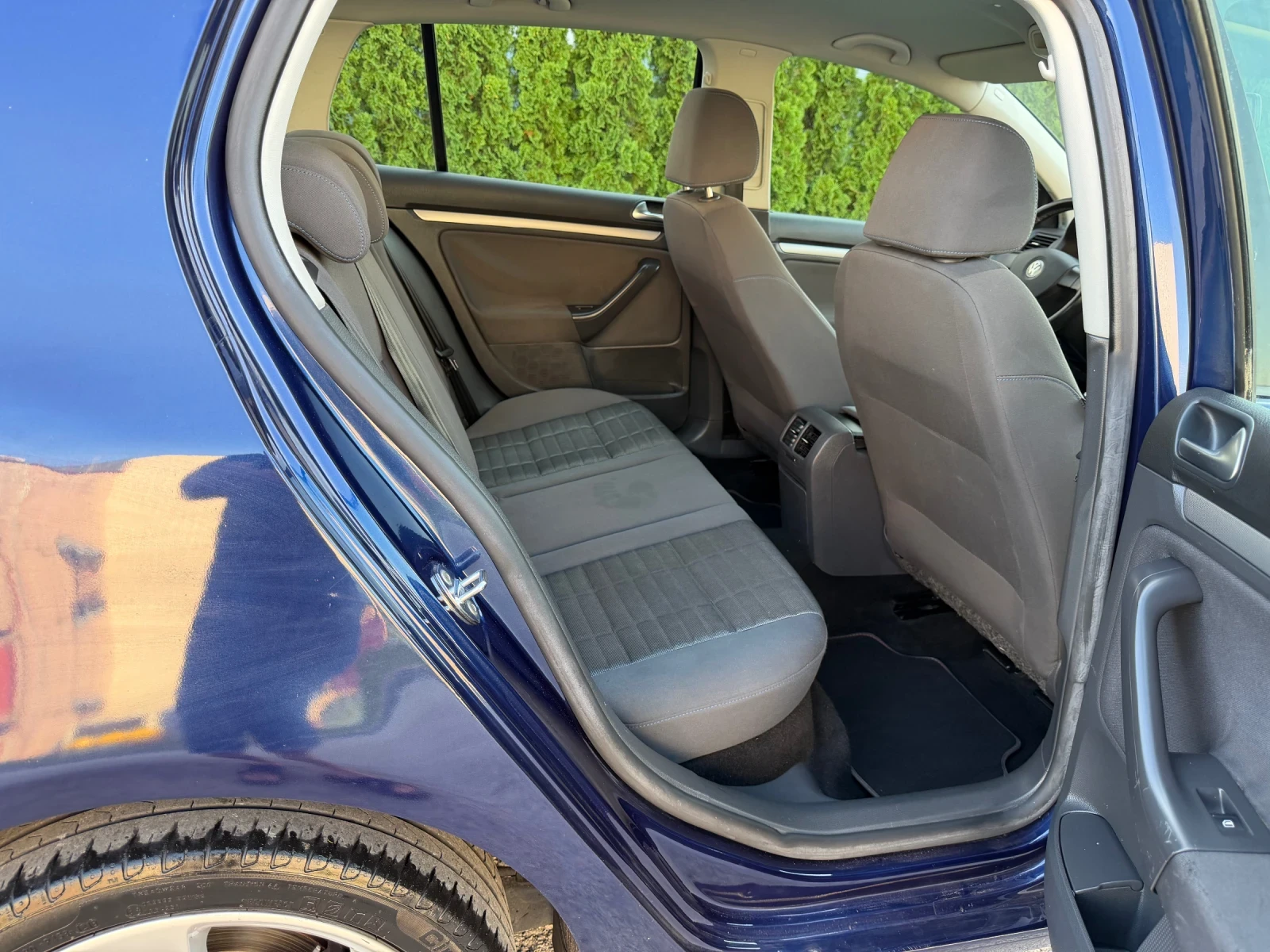 VW Golf 1.9tdi 105k.c* TOUR* ЛИЗИНГ* , снимка 12 - Автомобили и джипове - 55335745
