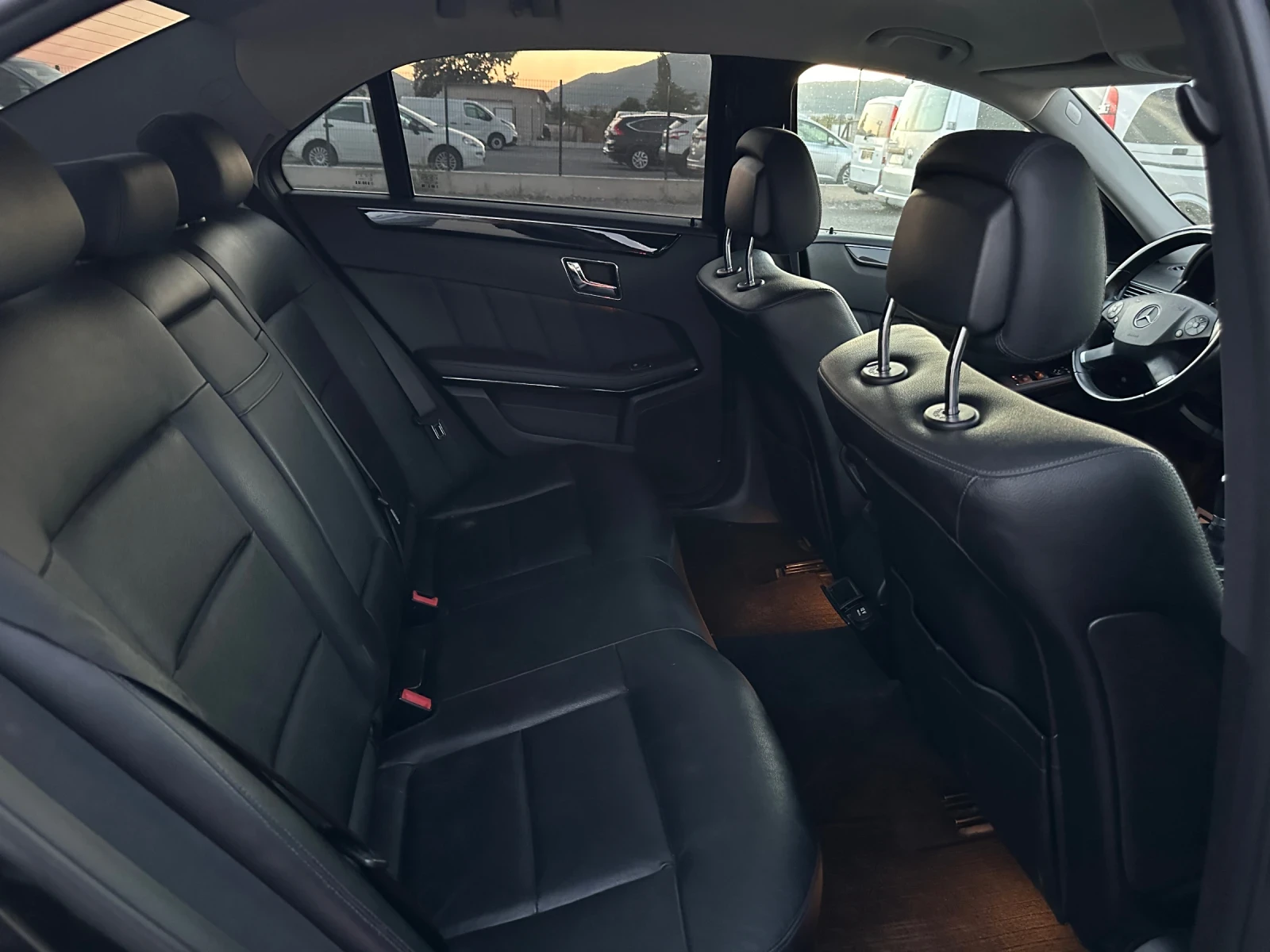Mercedes-Benz E 220 2.2CDI* 170к.с* КОЖА* НАВИГАЦИЯ, снимка 13 - Автомобили и джипове - 55450759