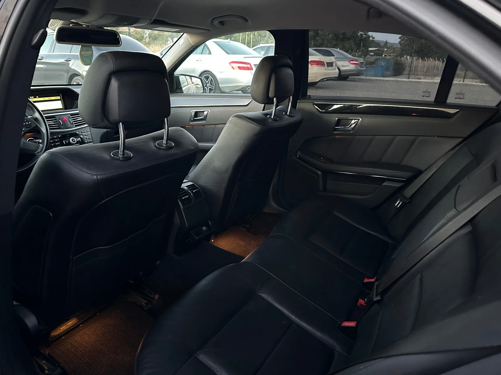 Mercedes-Benz E 220 2.2CDI* 170к.с* КОЖА* НАВИГАЦИЯ, снимка 14 - Автомобили и джипове - 55450759