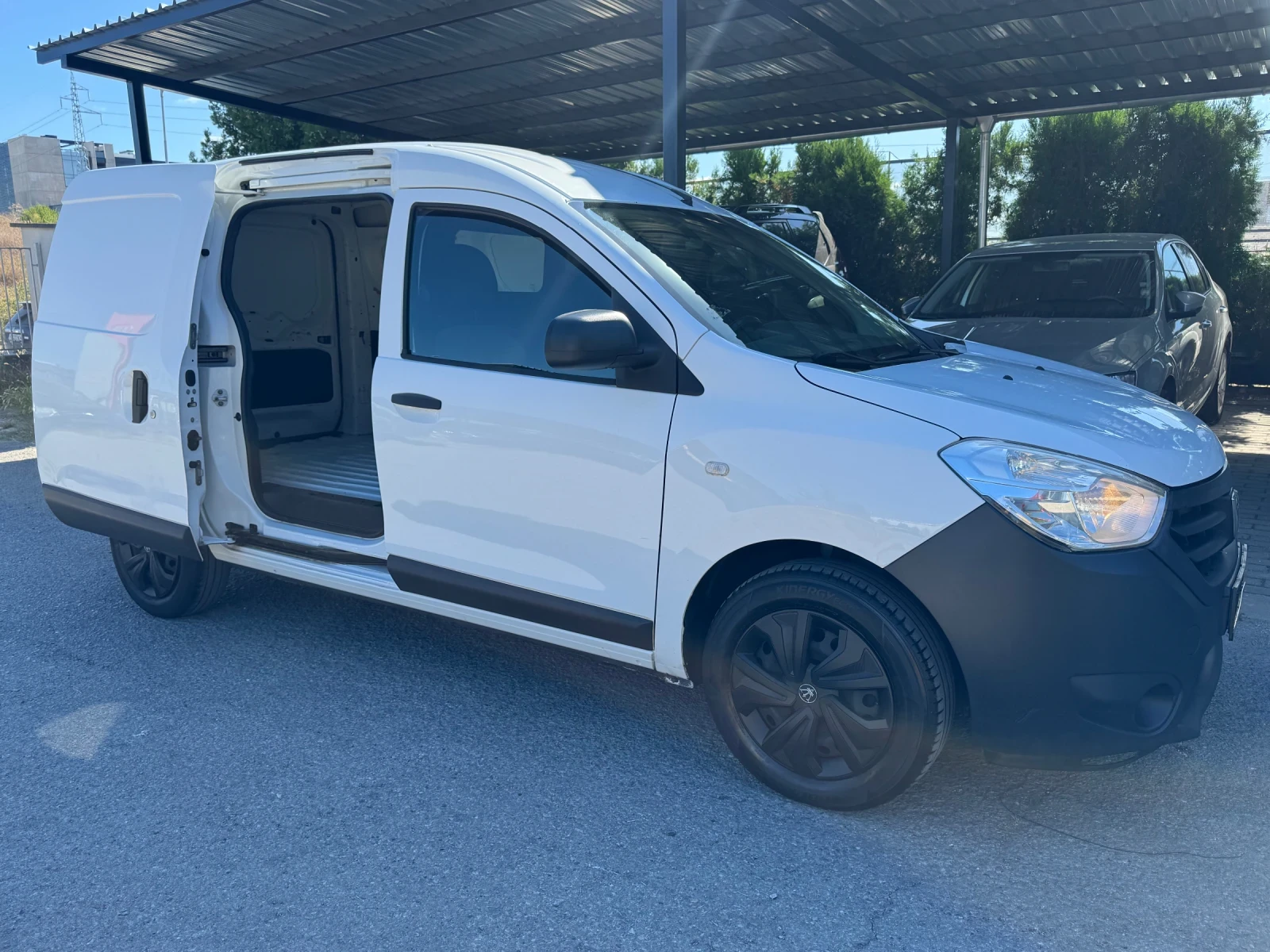 Dacia Dokker 1.5 Климатик Навигация, снимка 5 - Автомобили и джипове - 56016763