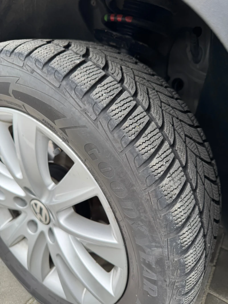 VW Tiguan, снимка 9 - Автомобили и джипове - 53220274