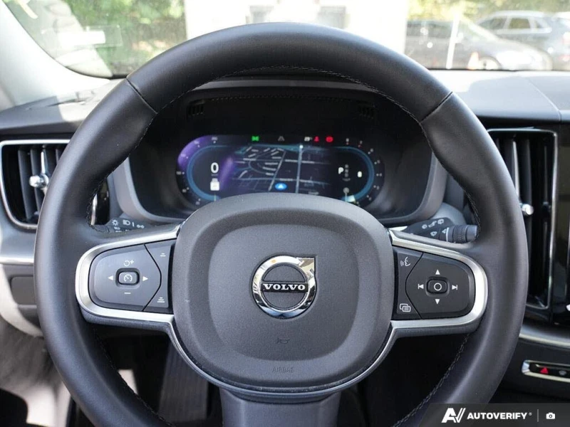 Volvo XC60 B5* Core Dark* АвтоКредит* (ЦЕНА ДО БГ), снимка 7 - Автомобили и джипове - 53456488