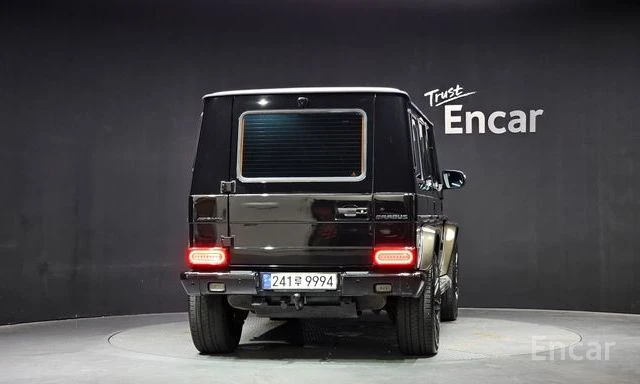 Mercedes-Benz G 350 BRABUS* BLUE TECH* PANO* КОЖА* ПОДГРЕВ* ОБДУХ* НАВ, снимка 4 - Автомобили и джипове - 54693398