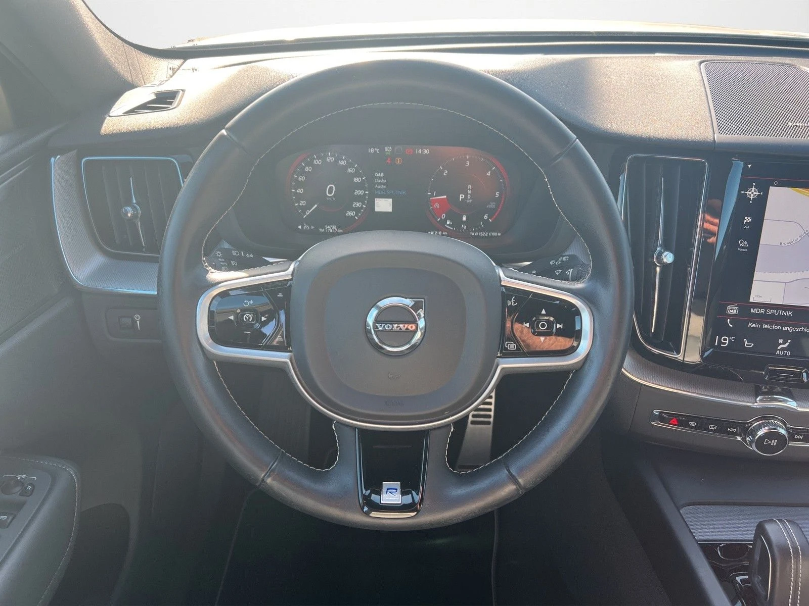 Volvo XC60 B4 D AWD R Design 21"  54800 km  | Mobile.bg   13