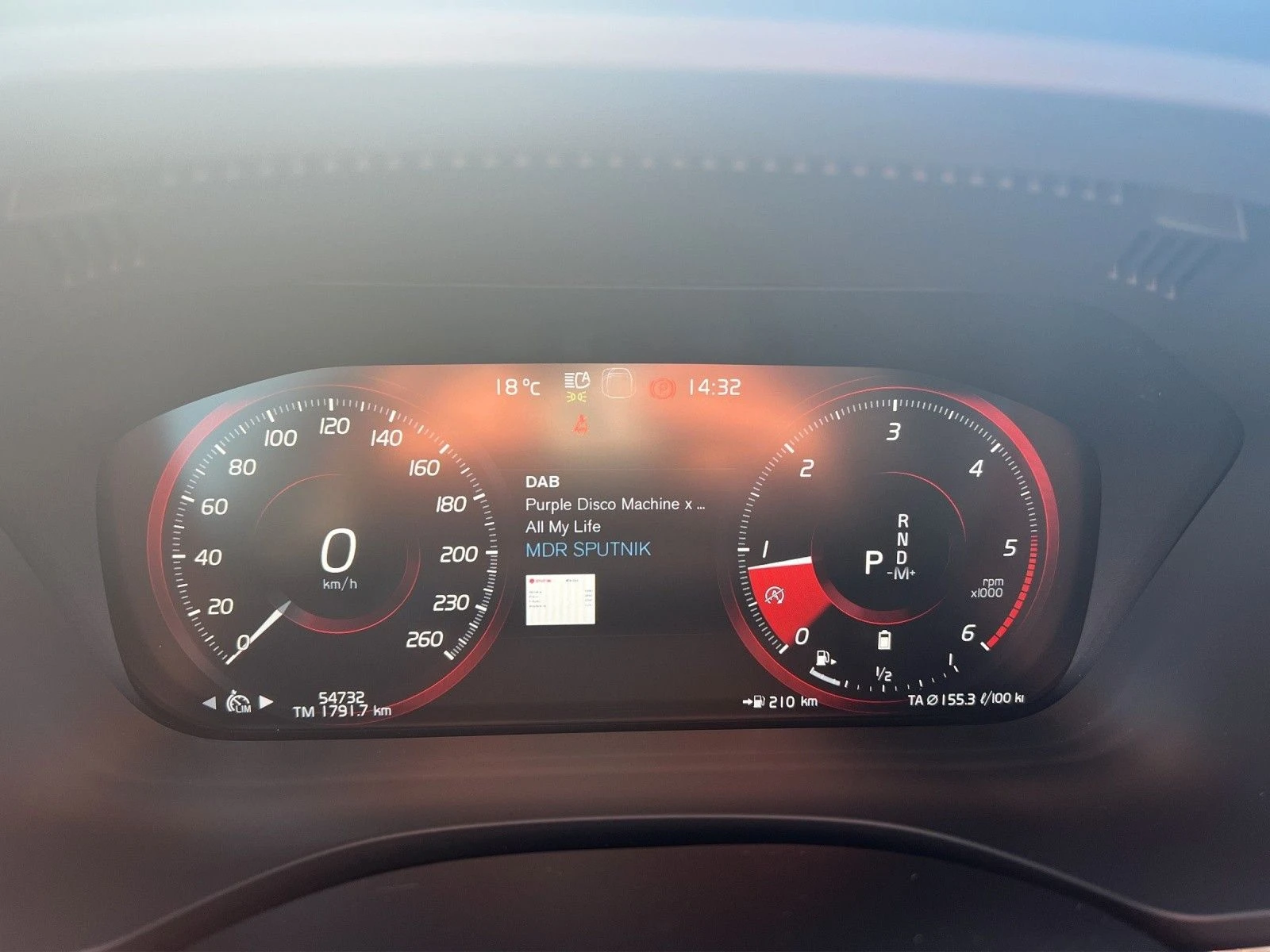 Volvo XC60 B4 D AWD R Design 21"  54800 km  | Mobile.bg   14