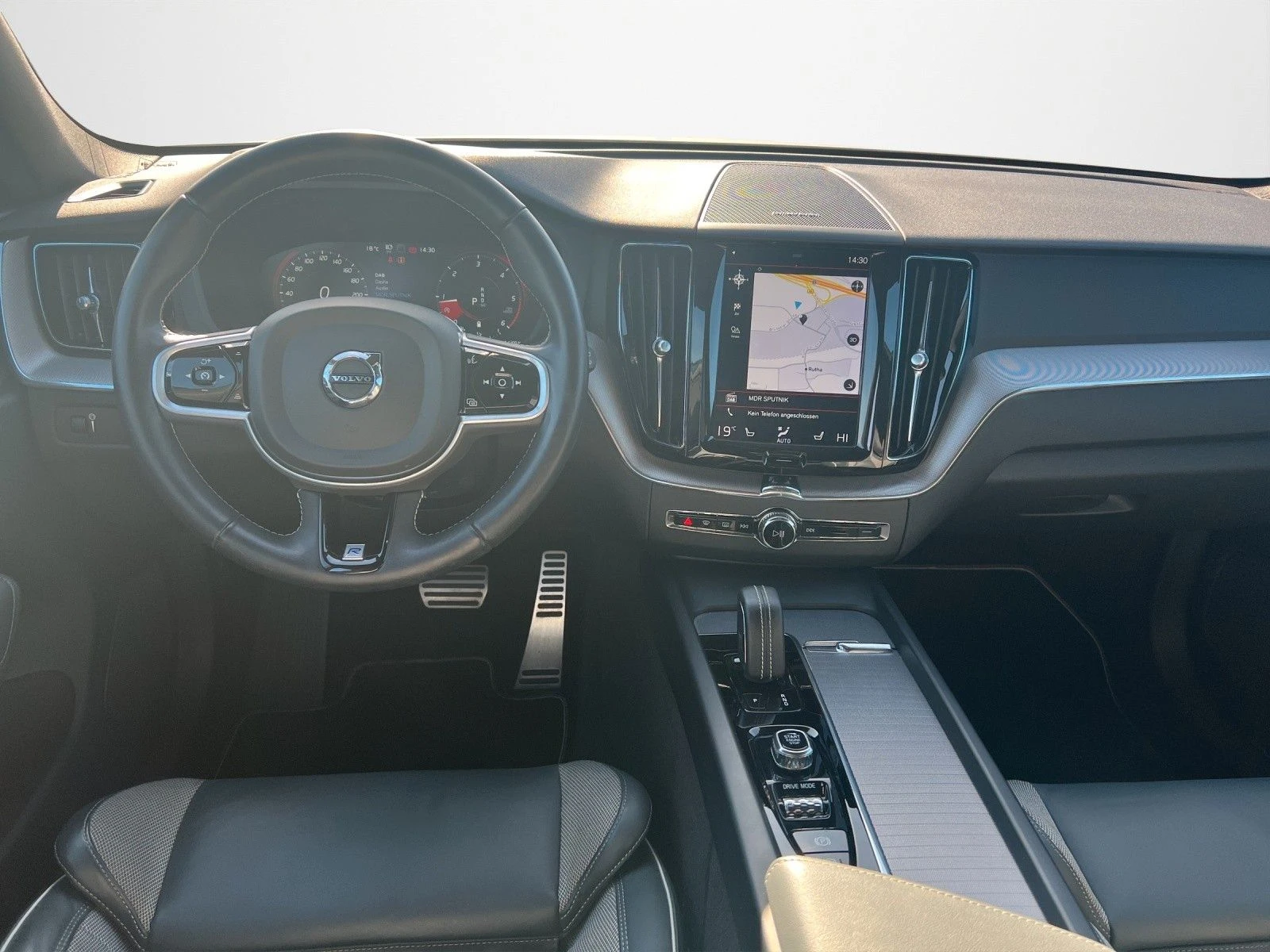 Volvo XC60 B4 D AWD R Design 21"  54800 km  | Mobile.bg   11