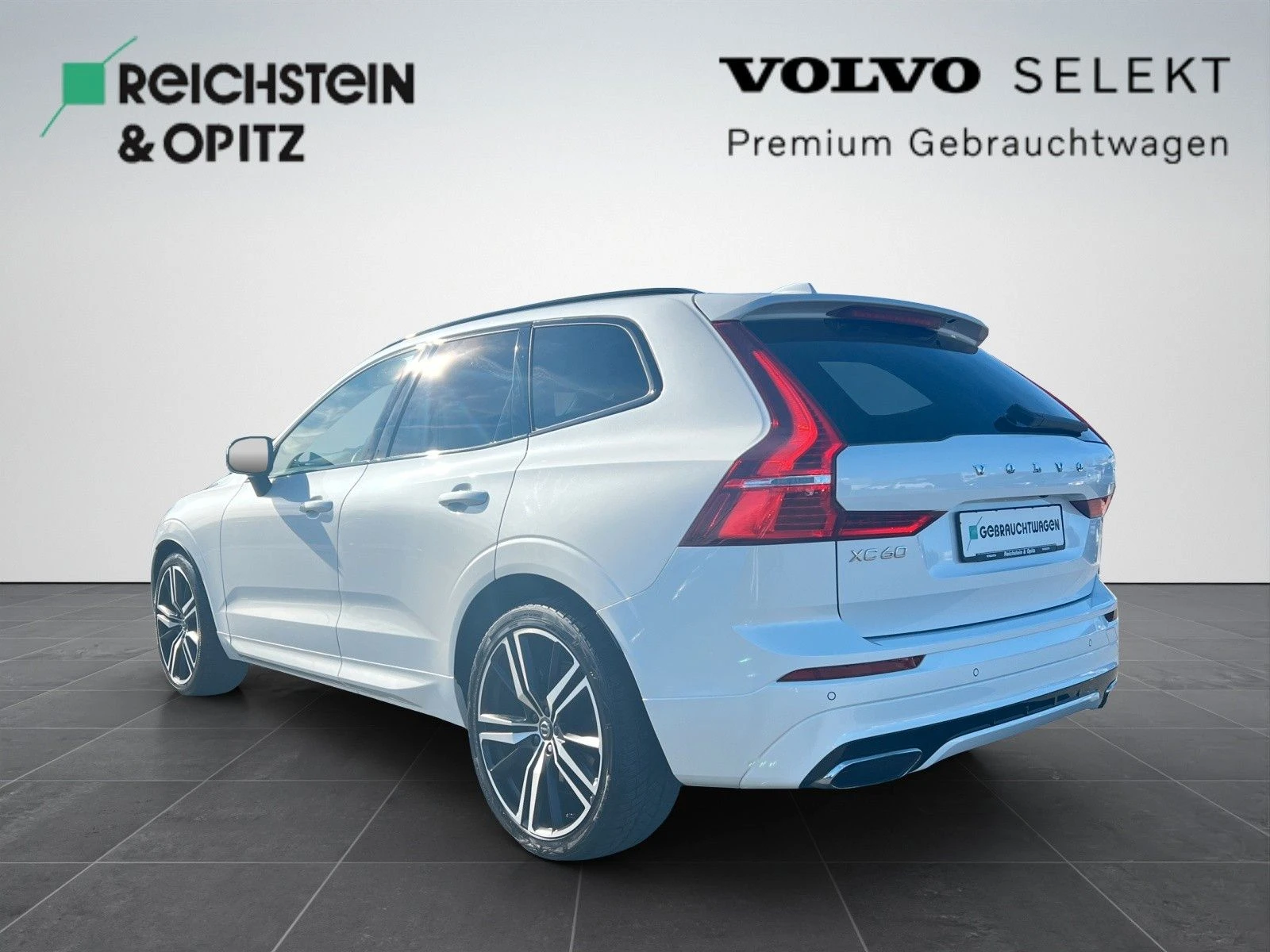 Volvo XC60 B4 D AWD R Design 21"  54800 km  - изображение 7