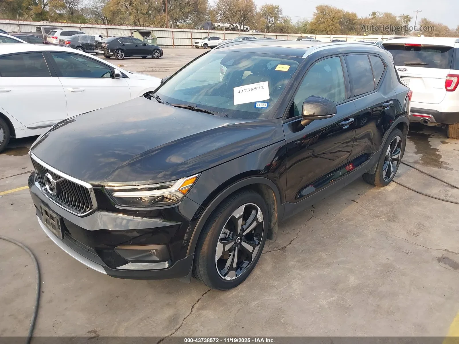Volvo XC40 Momentun* Т5* Панорама* AWD* Крайна цена до БГ - изображение 3