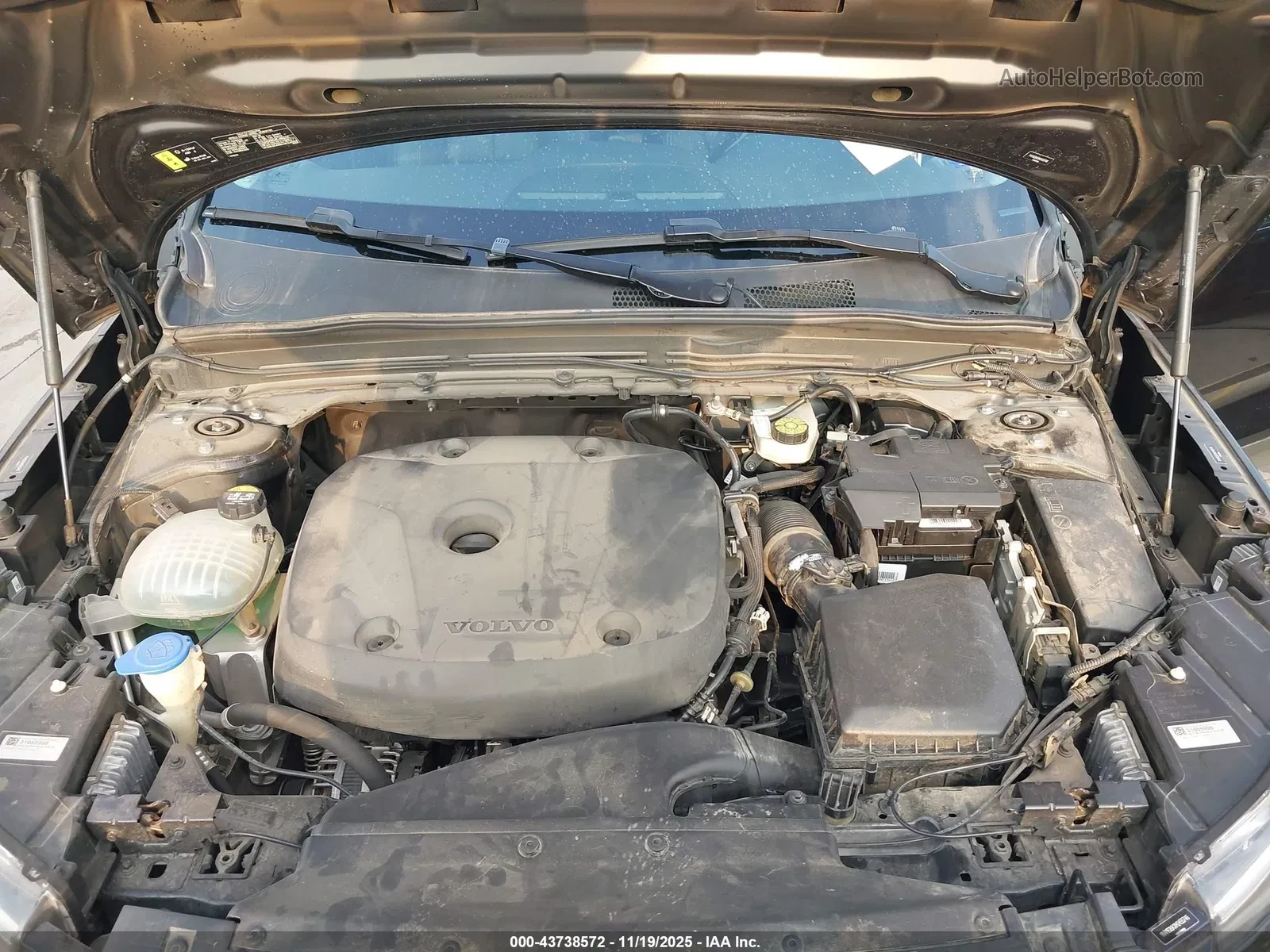 Volvo XC40 Momentun* Т5* Панорама* AWD* Крайна цена до БГ - изображение 9