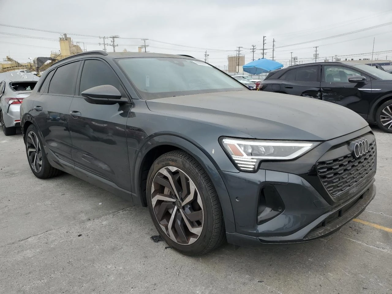 Audi Q8 E-Tron Premium Plus, снимка 4 - Автомобили и джипове - 54348077