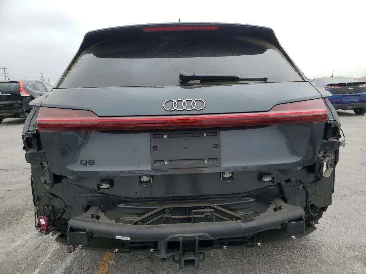 Audi Q8 E-Tron Premium Plus, снимка 6 - Автомобили и джипове - 54348077