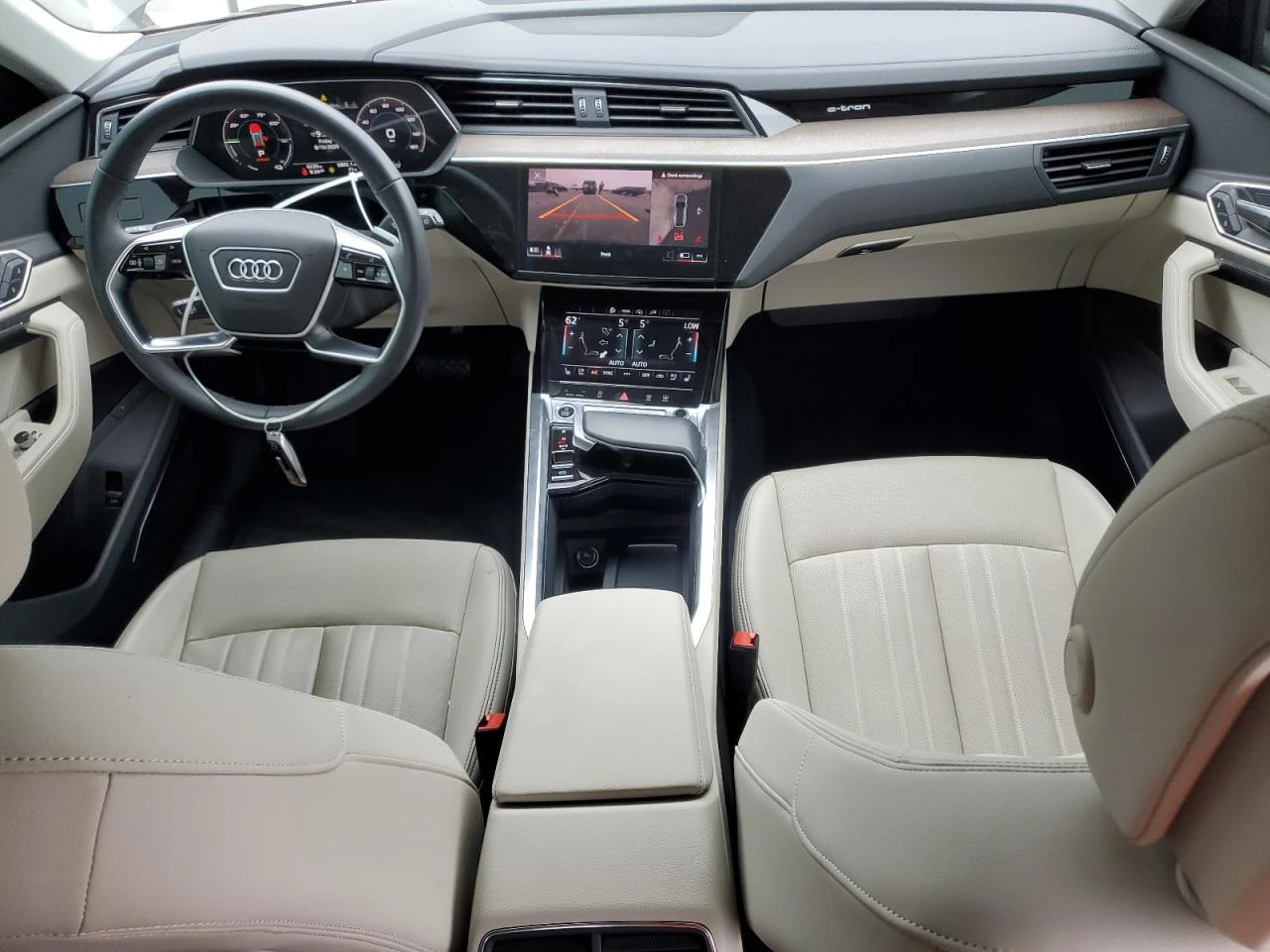 Audi Q8 E-Tron Premium Plus, снимка 8 - Автомобили и джипове - 54348077