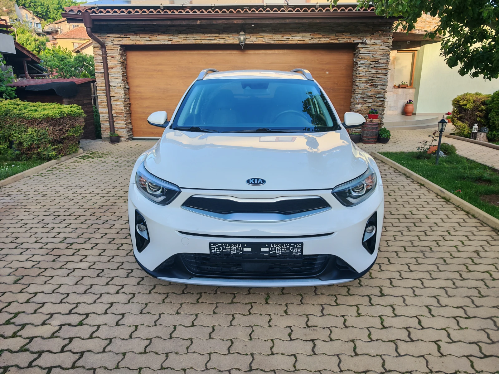 Kia Stonic 1.6CRDI-������-CAR PLAY-ANDROID AUTO | Mobile.bg � ����������� 2