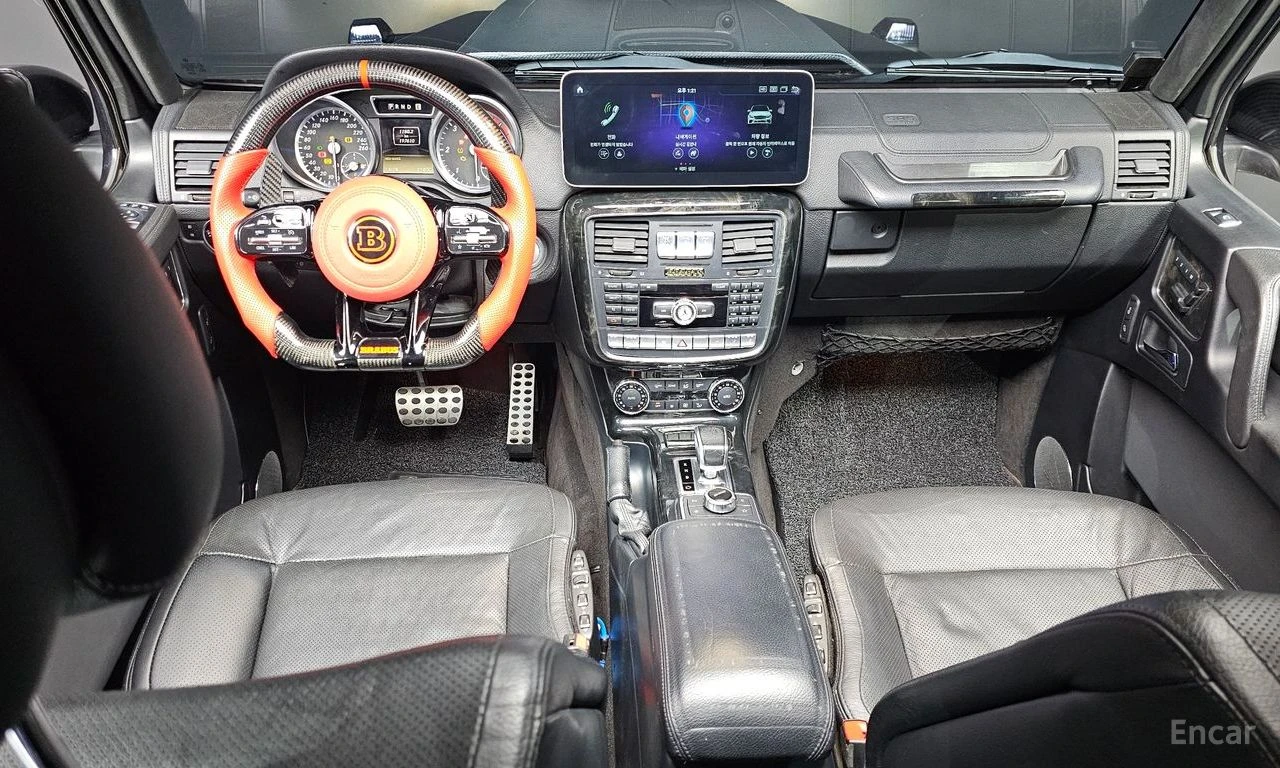 Mercedes-Benz G 350 BRABUS* BLUE TECH* PANO* КОЖА* ПОДГРЕВ* ОБДУХ* НАВ, снимка 5 - Автомобили и джипове - 54693398