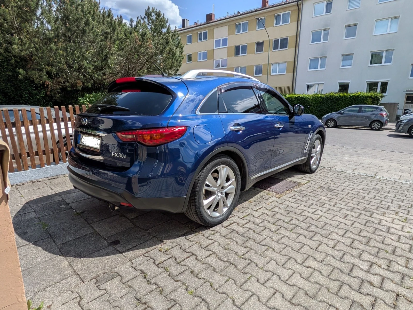 Infiniti Fx 30, снимка 3 - Автомобили и джипове - 55658332