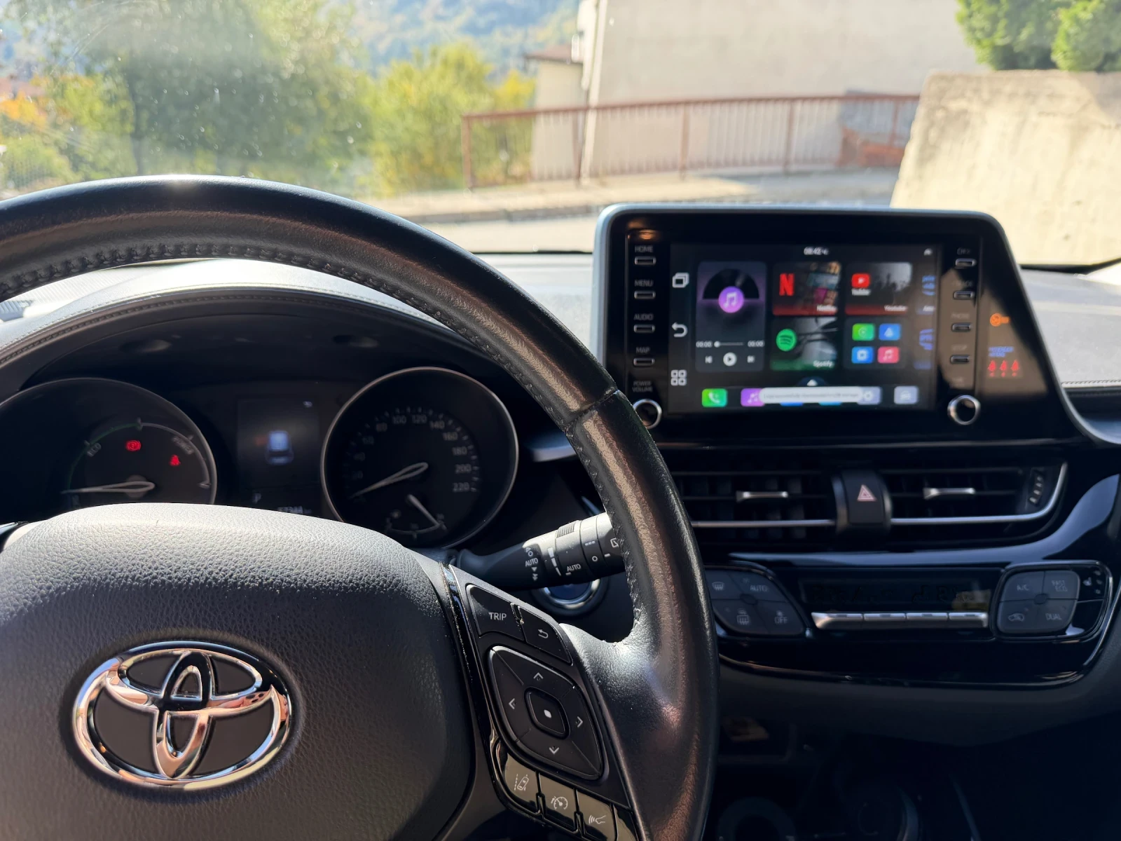Toyota C-HR, снимка 11 - Автомобили и джипове - 56441670