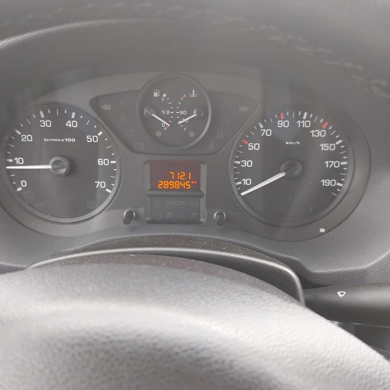 Peugeot Expert хладилен с климатик, снимка 13 - Бусове и автобуси - 52507123