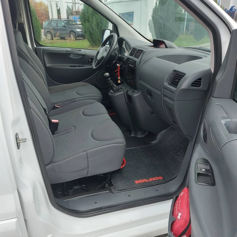 Peugeot Expert хладилен с климатик, снимка 11 - Бусове и автобуси - 52507123