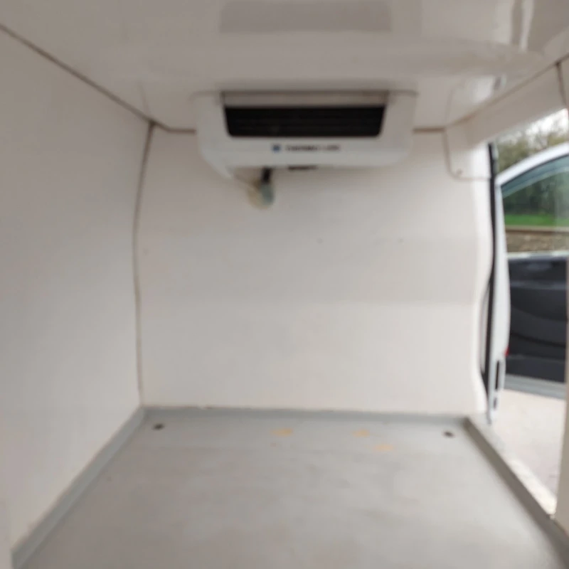 Peugeot Expert хладилен с климатик, снимка 10 - Бусове и автобуси - 52507123