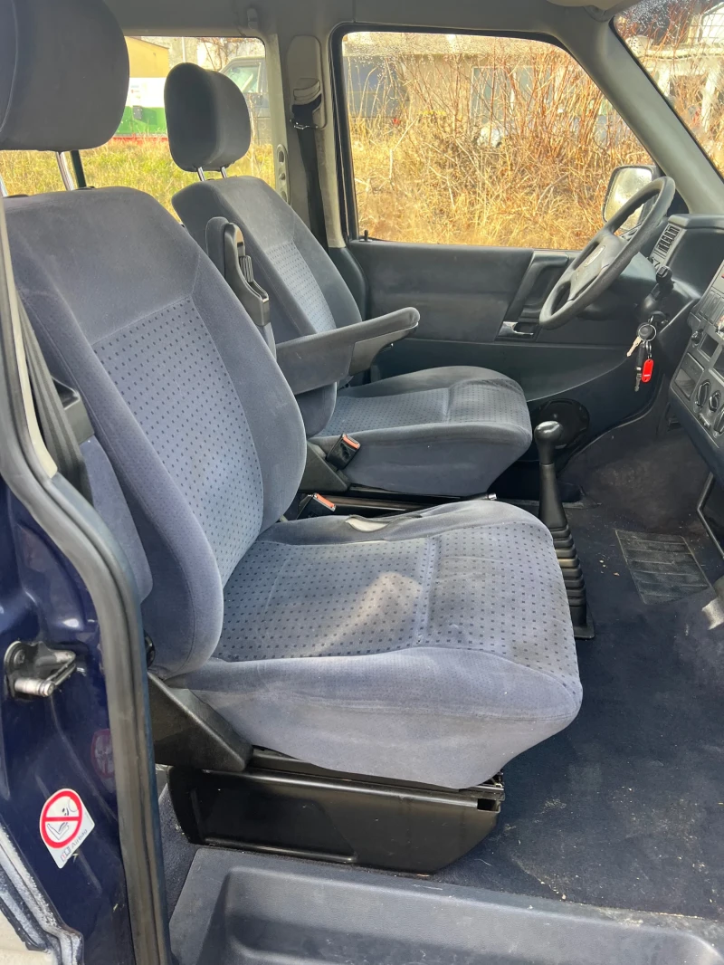 VW Caravelle 2.5TDI-102кс-6+ 1 МЕСТА-НОВ ВНОС, снимка 8 - Бусове и автобуси - 52841989