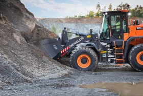 Челен товарач Develon DL320-7, снимка 2