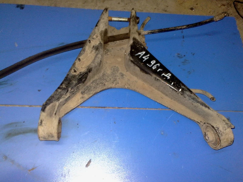 Заден десен носач за Ауди А4 1.8Т 4х4 96г.