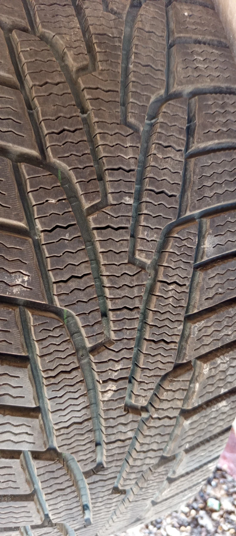 Гуми Зимни 215/55R17