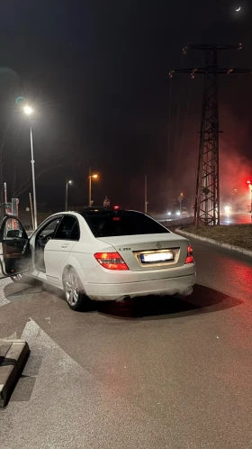 Mercedes-Benz C 350, снимка 2
