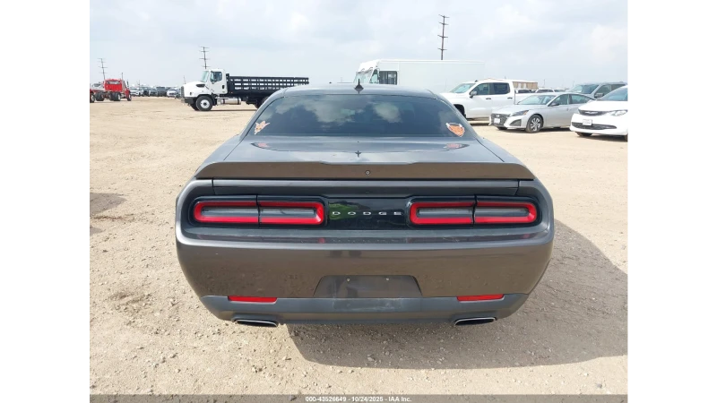 Dodge Challenger SXT , снимка 11 - Автомобили и джипове - 52755759