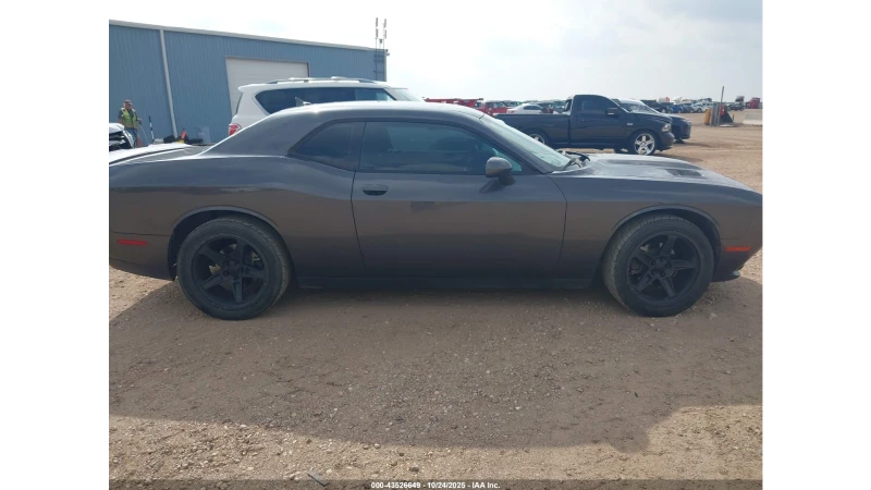 Dodge Challenger SXT , снимка 9 - Автомобили и джипове - 52755759
