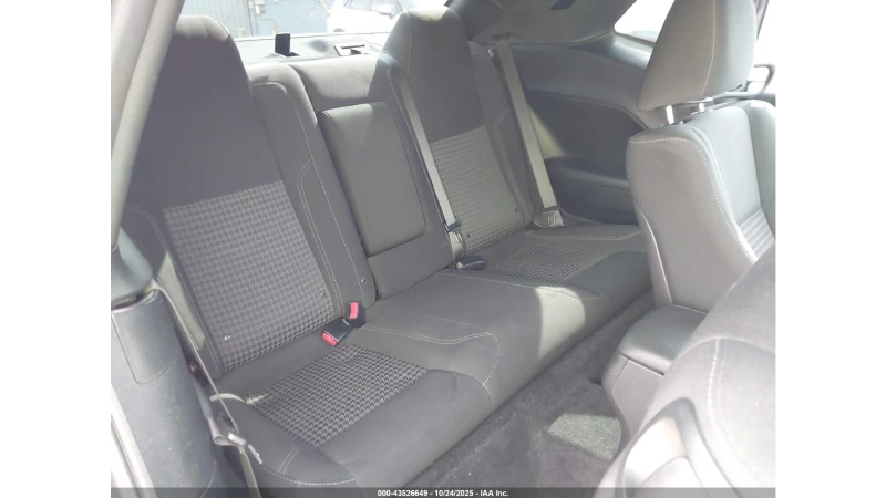 Dodge Challenger SXT , снимка 13 - Автомобили и джипове - 52755759