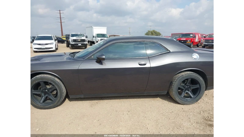 Dodge Challenger SXT , снимка 8 - Автомобили и джипове - 52755759
