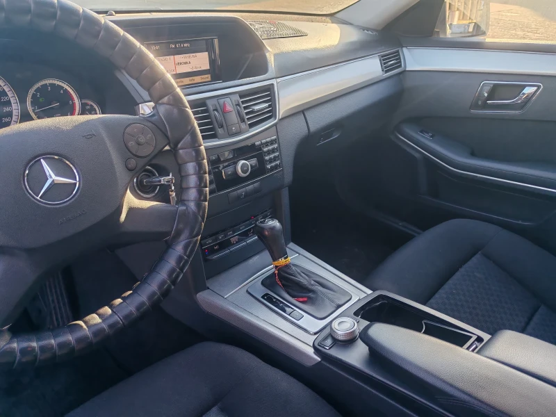 Mercedes-Benz E 220, снимка 7 - Автомобили и джипове - 52938080
