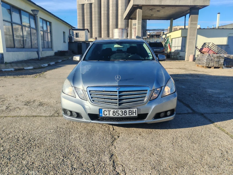 Mercedes-Benz E 220, снимка 2 - Автомобили и джипове - 52938080