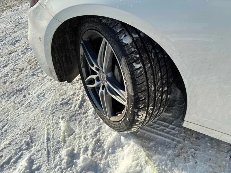 Mercedes-Benz E 300 * CARFAX * ЦЕНА ДО БГ, снимка 9 - Автомобили и джипове - 53174713