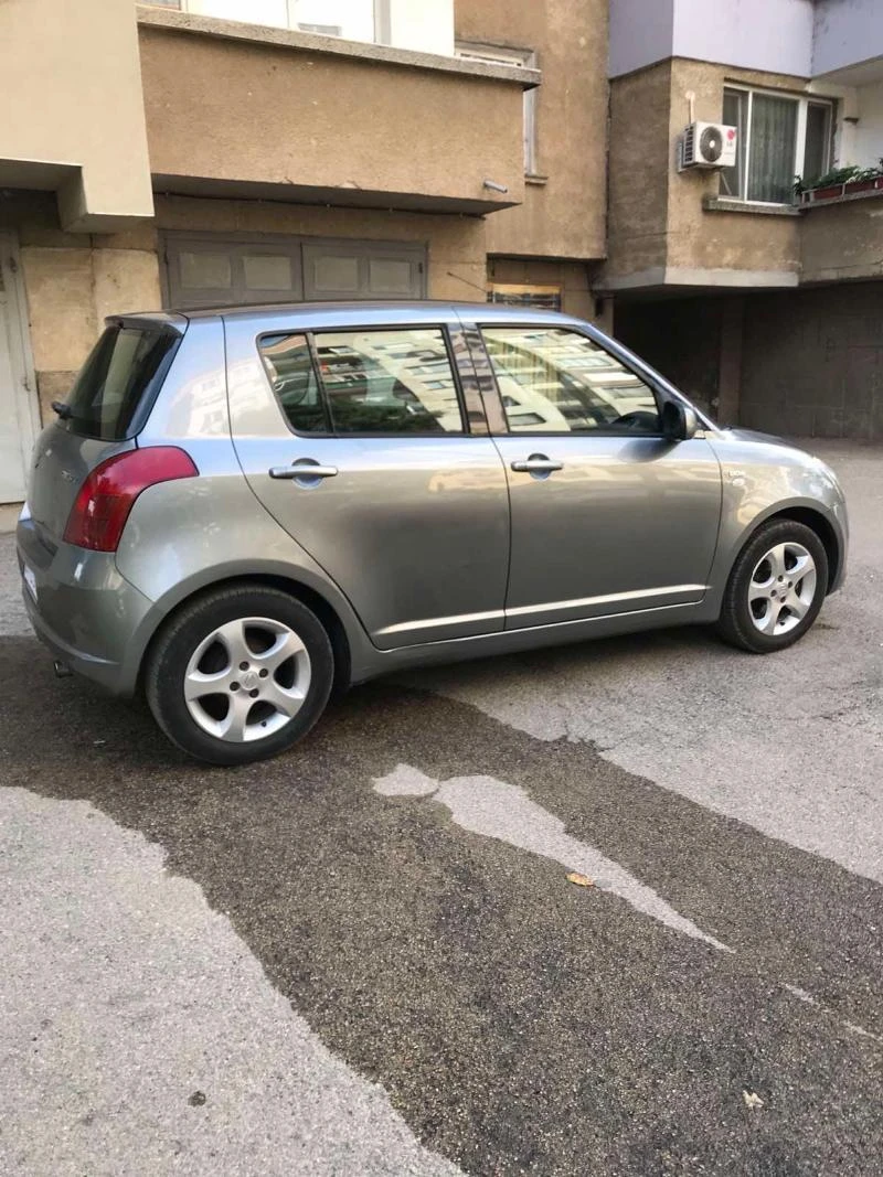 Suzuki Swift 1.3 DDiS, снимка 7 - Автомобили и джипове - 47481489