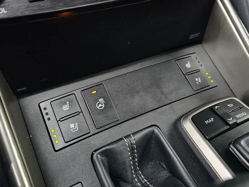 Lexus IS 200 t F-Sport, снимка 7 - Автомобили и джипове - 55526354
