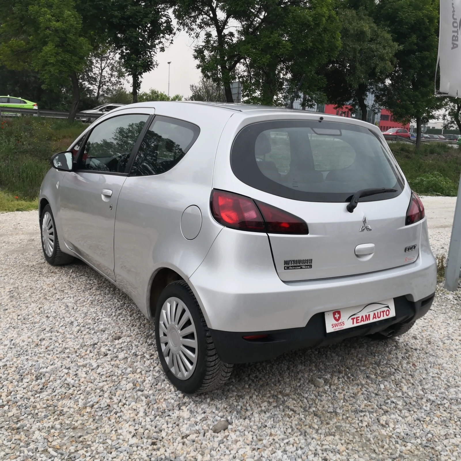 Mitsubishi Colt 1.3 I SWISS - изображение 7