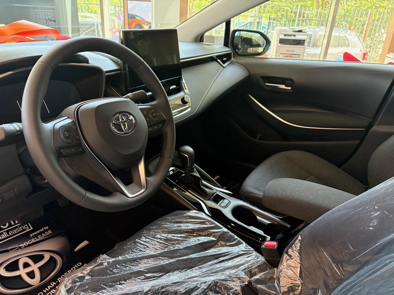 Toyota Corolla 1.8 HSD SDN Executive MY25 + ПОДАРЪК - изображение 4